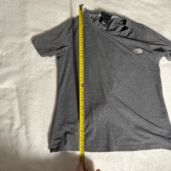 The North Face Women’s Workout Tee Knotted Twist Back XS Grey - Picture 7 of 8